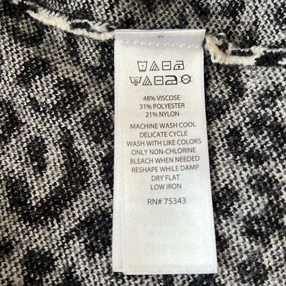 Cynthia Rowley Cardigan Black White Animal Print Open Front Shawl Collar Size 3X - Picture 8 of 11